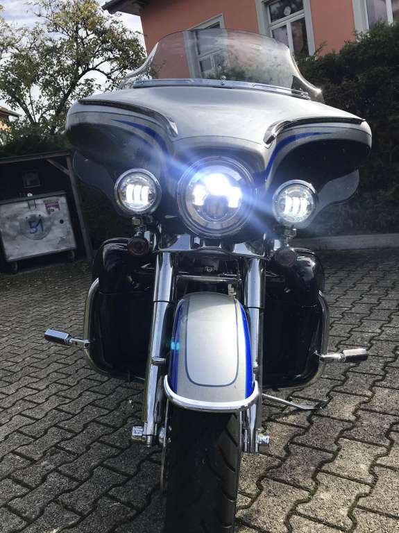 Harley-Davidson FLHTCUSE 1800 El. Gl. CVO ABS Harley-Davidson Harley-Davidson FLHTCUSE 1800 El. Gl. CVO ABS