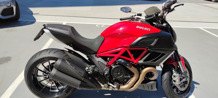 Ducati 1200 Diavel Carbon ABS
