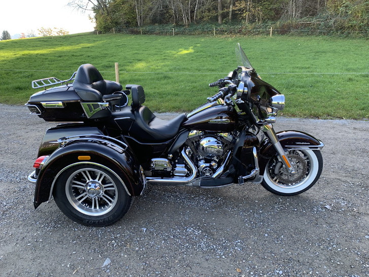 HARLEY-DAVIDSON FLHTCUTG Tri Glide Ultra Classic (Trike) HARLEY-DAVIDSON HARLEY-DAVIDSON FLHTCUTG Tri Glide Ultra Classic (Trike)