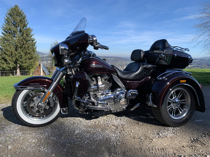 HARLEY-DAVIDSON FLHTCUTG Tri Glide Ultra Classic (Trike) HARLEY-DAVIDSON HARLEY-DAVIDSON FLHTCUTG Tri Glide Ultra Classic (Trike)