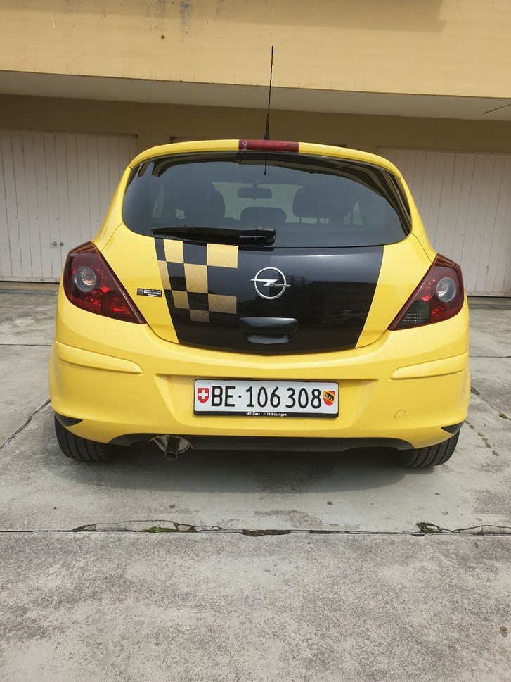 Opel Corsa 1.4i 16V TP Color Ed.