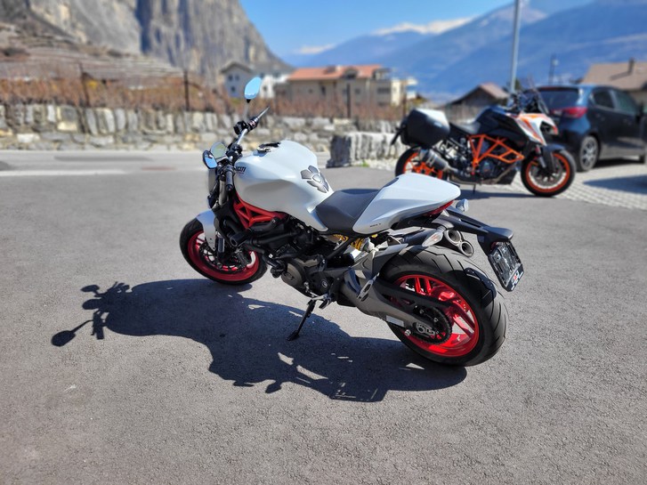 Ducati 821 Monster ABS