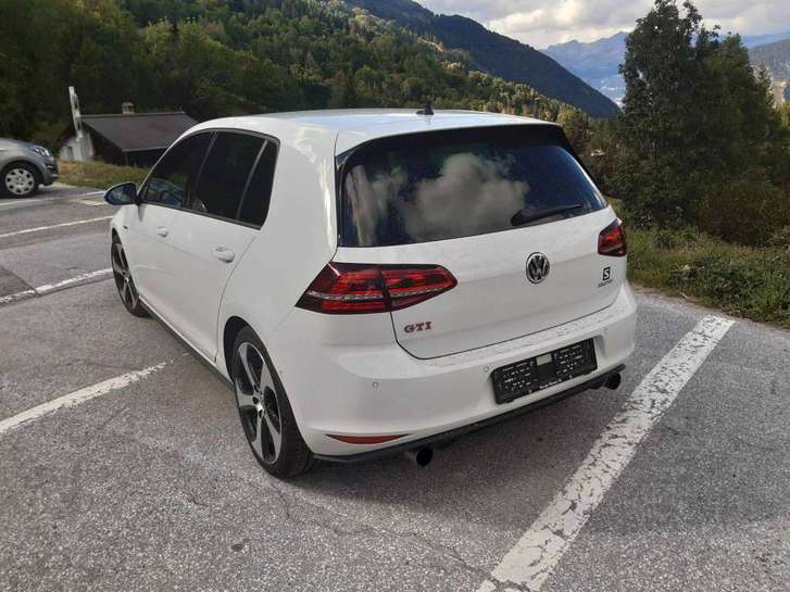 VW Golf VII 2.0 TSI GTI Performance VW VW Golf VII 2.0 TSI GTI Performance