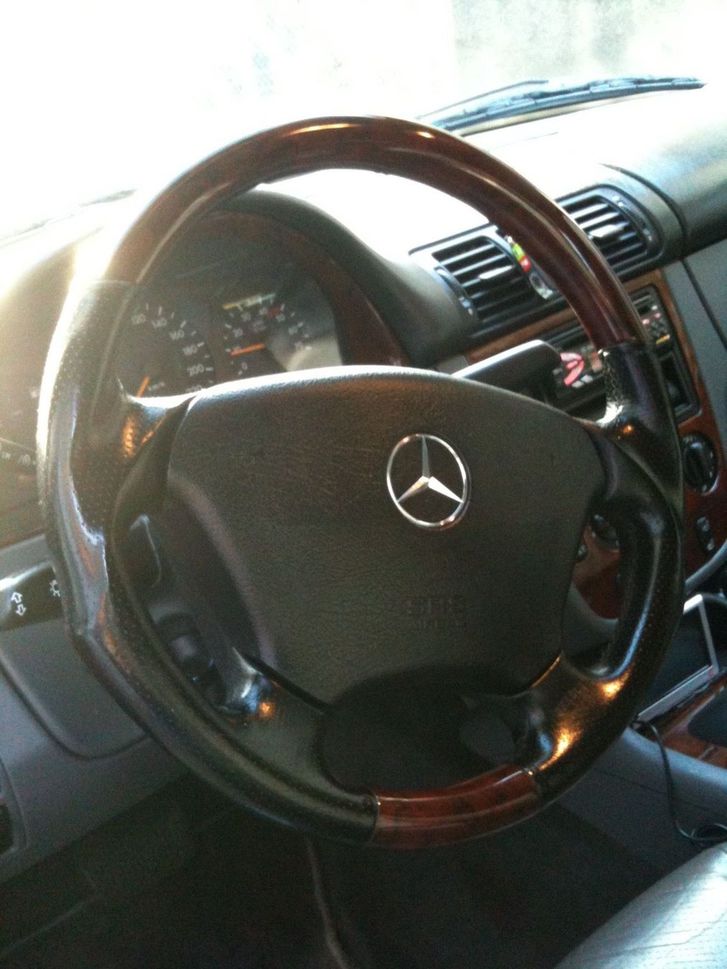 Mercedes-Benz M-Klasse W163 ML 320 V6 Mercedes-Benz Mercedes-Benz M-Klasse W163 ML 320 V6