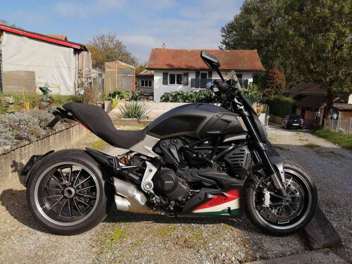 Ducati 1200 Diavel Carbon ABS Ducati Ducati 1200 Diavel Carbon ABS