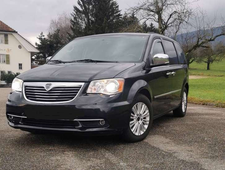 Lancia Voyager 2.8 TD Silver Lancia Lancia Voyager 2.8 TD Silver