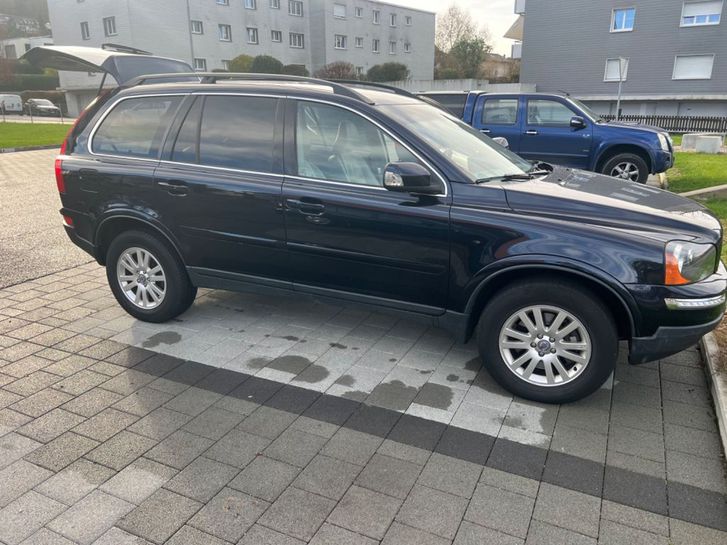 Volvo XC90 2.4D5 Momentum 5P. AWD Volvo Volvo XC90 2.4D5 Momentum 5P. AWD