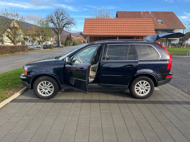 Volvo XC90 2.4D5 Momentum 5P. AWD Volvo Volvo XC90 2.4D5 Momentum 5P. AWD