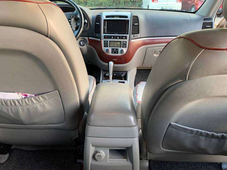 Hyundai Santa Fe 2.7 V6 Premium 4x4 Hyundai Hyundai Santa Fe 2.7 V6 Premium 4x4