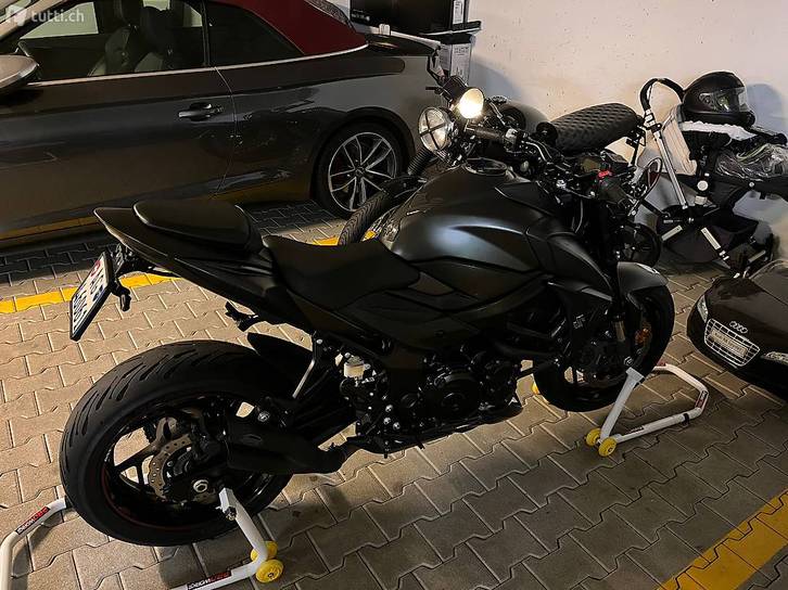 Suzuki GSX-S 750 L7-M0 Suzuki Suzuki GSX-S 750 L7-M0