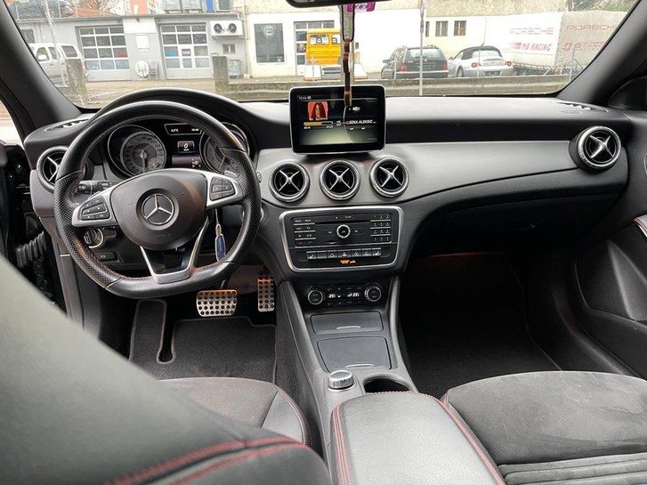 Mercedes-Benz CLA-Klasse X117 Shooting Brake CLA 250 AMG Line 4m Mercedes-Benz Mercedes-Benz CLA-Klasse X117 Shooting Brake CLA 250 AMG Line 4m