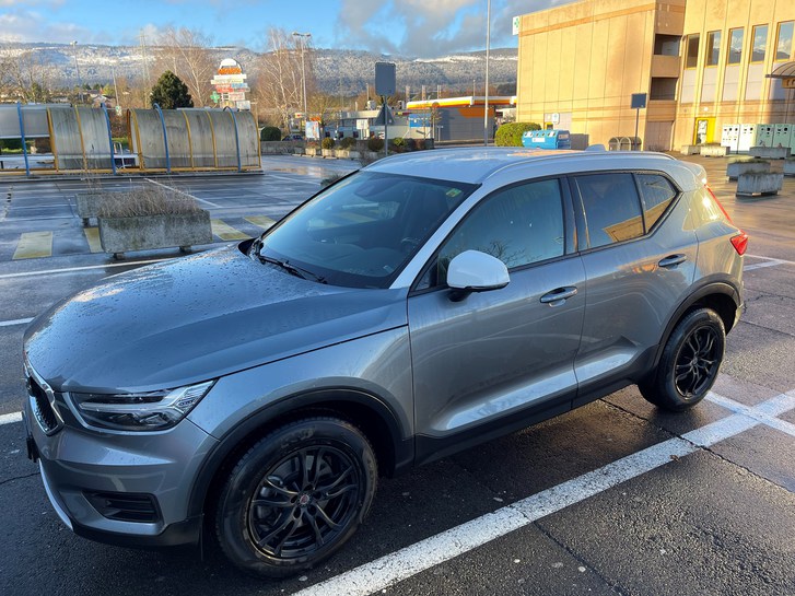 Volvo XC40 2.0 T4 Momentum Volvo Volvo XC40 2.0 T4 Momentum