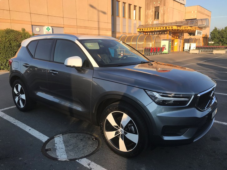 Volvo XC40 2.0 T4 Momentum Volvo Volvo XC40 2.0 T4 Momentum