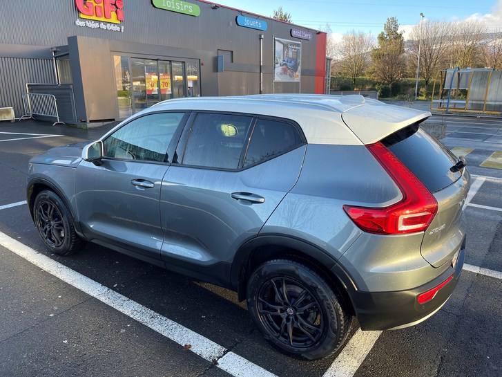 Volvo XC40 2.0 T4 Momentum Volvo Volvo XC40 2.0 T4 Momentum