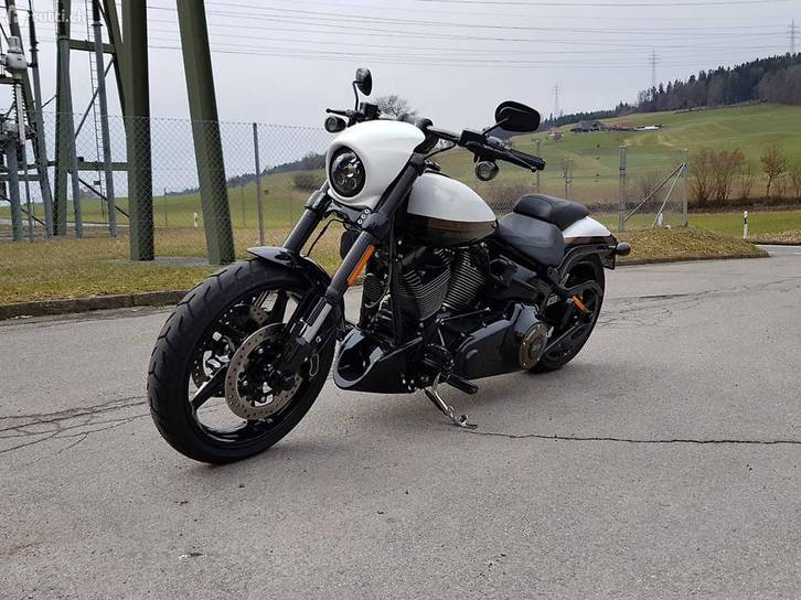 Harley-Davidson FXSE 1800 Pro Street Breakout CVO ABS Harley-Davidson Harley-Davidson FXSE 1800 Pro Street Breakout CVO ABS