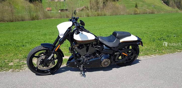 Harley-Davidson FXSE 1800 Pro Street Breakout CVO ABS