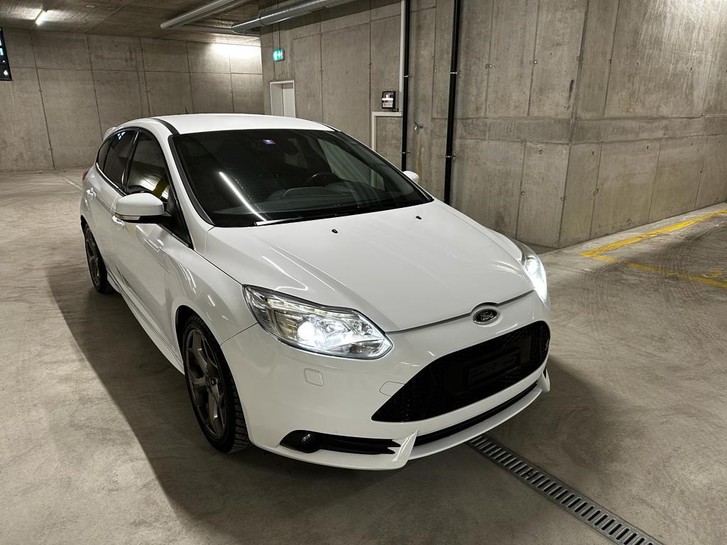 Ford Focus 2.0i EcoB SCTi ST-2 Ford Ford Focus 2.0i EcoB SCTi ST-2