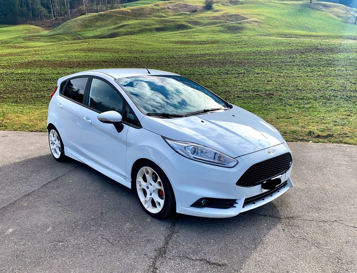 Ford Fiesta 1.6 EcoB ST-2