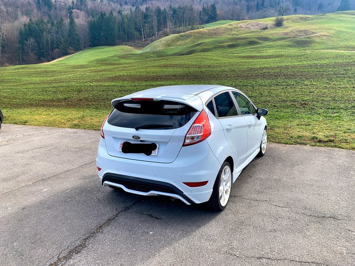 Ford Fiesta 1.6 EcoB ST-2 Ford Ford Fiesta 1.6 EcoB ST-2