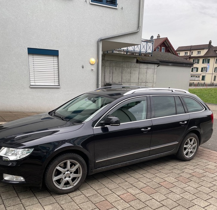 Skoda Superb Combi 2.0 TSI Ambition DSG Skoda Skoda Superb Combi 2.0 TSI Ambition DSG