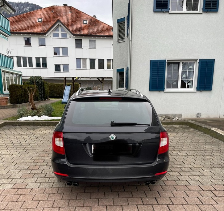 Skoda Superb Combi 2.0 TSI Ambition DSG Skoda Skoda Superb Combi 2.0 TSI Ambition DSG