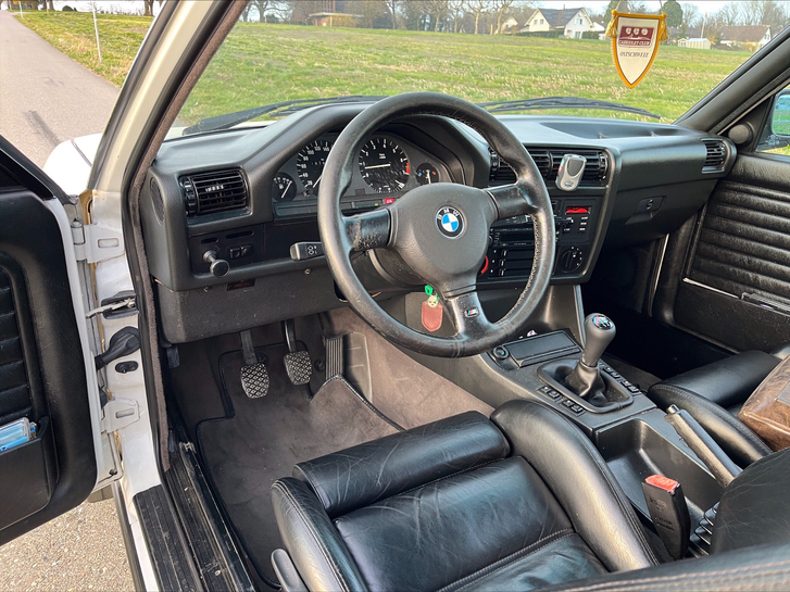 BMW E30 Cabriolet 320i
