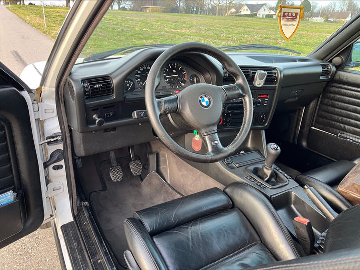 BMW E30 Cabriolet 320i BMW BMW E30 Cabriolet 320i