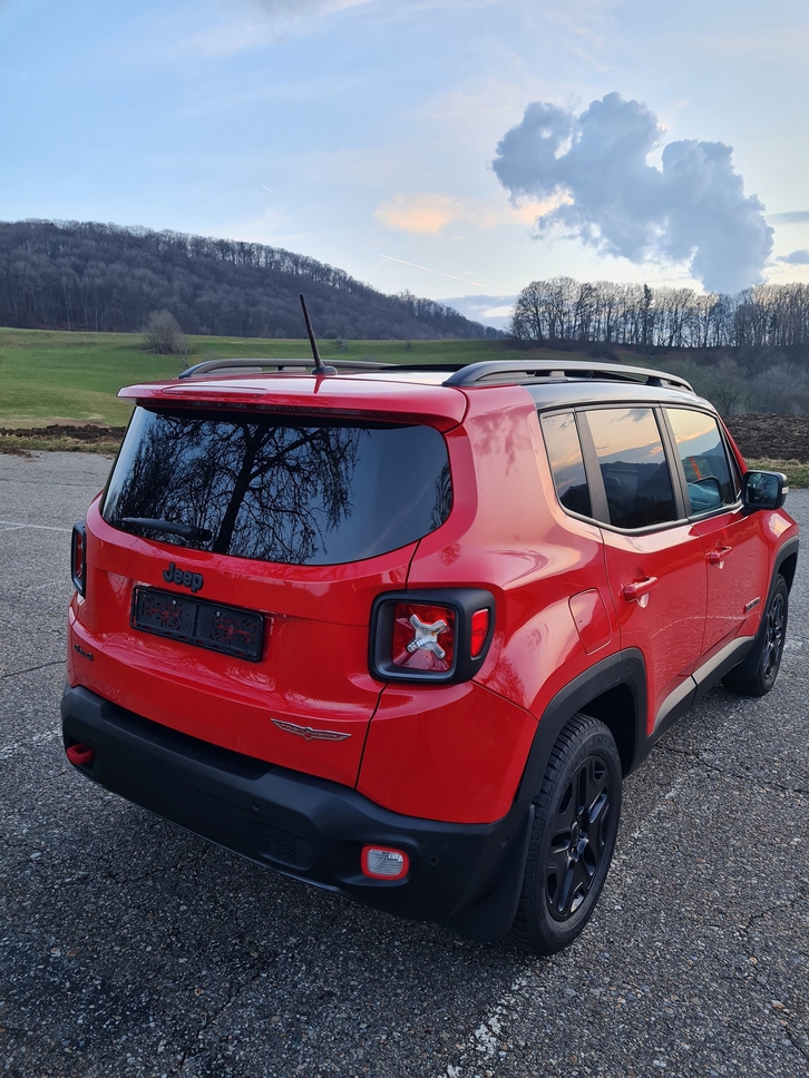 Jeep Renegade 2.0 CRD 170 Trailhawk AWD Jeep Jeep Renegade 2.0 CRD 170 Trailhawk AWD