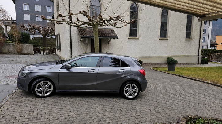 Mercedes-Benz A-Klasse W176 A 220 Urban 4m Mercedes-Benz Mercedes-Benz A-Klasse W176 A 220 Urban 4m