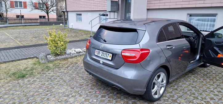 Mercedes-Benz A-Klasse W176 A 220 Urban 4m Mercedes-Benz Mercedes-Benz A-Klasse W176 A 220 Urban 4m