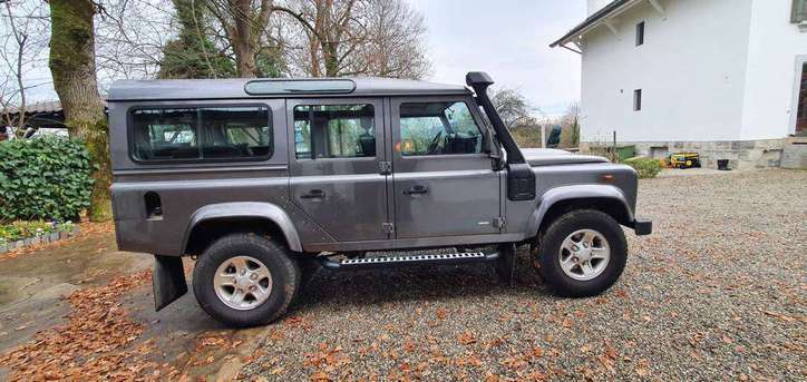 Land Rover Defender 110 2.2 TD4 SW Legend Land Rover Land Rover Defender 110 2.2 TD4 SW Legend