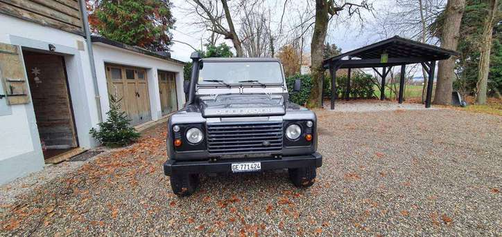 Land Rover Defender 110 2.2 TD4 SW Legend Land Rover Land Rover Defender 110 2.2 TD4 SW Legend
