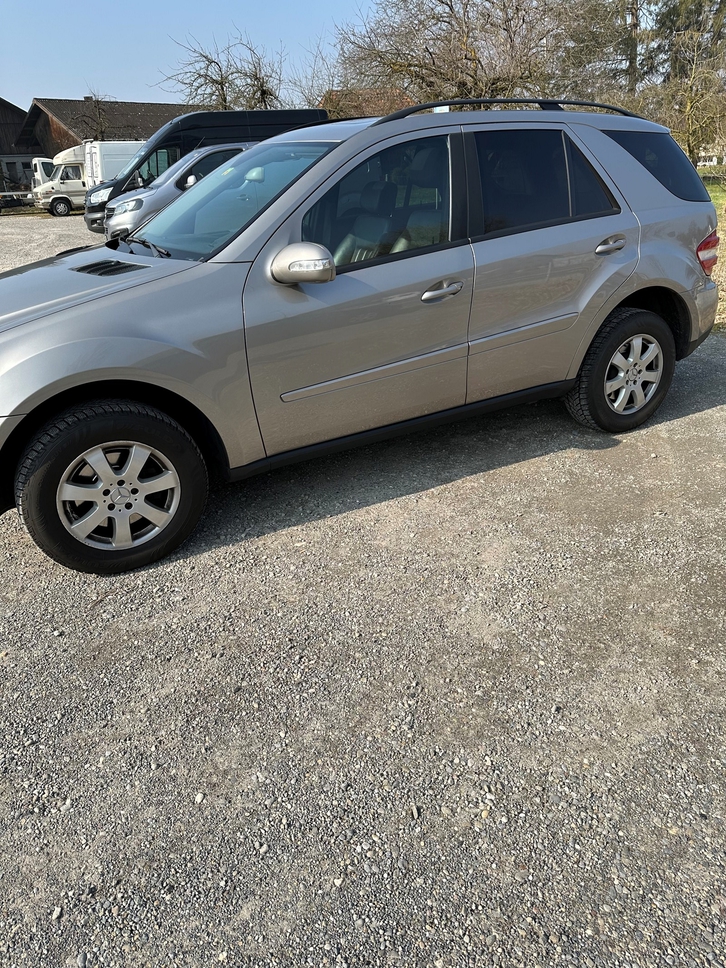 Mercedes-Benz M-Klasse W164 ML 350 V6 Mercedes-Benz Mercedes-Benz M-Klasse W164 ML 350 V6