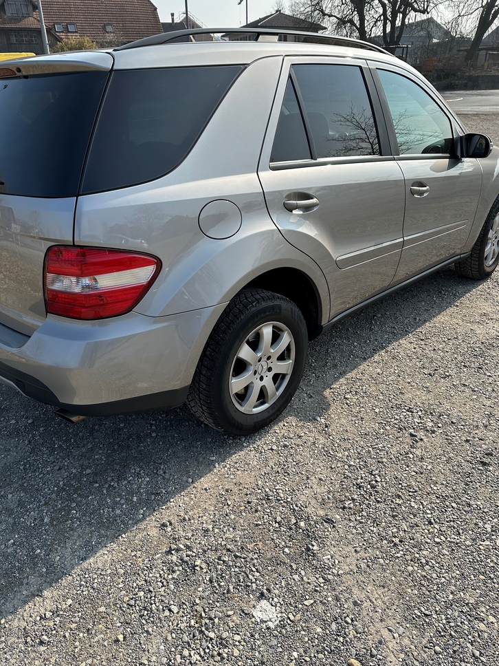 Mercedes-Benz M-Klasse W164 ML 350 V6 Mercedes-Benz Mercedes-Benz M-Klasse W164 ML 350 V6