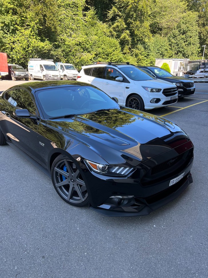 Ford Mustang Convertible 5.0 V8 GT Ford Ford Mustang Convertible 5.0 V8 GT