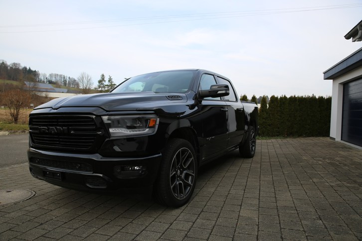 DODGE Ram 1500 5.7 V8 HEMI Sport Crew Cab 4x4 (Pick-up)