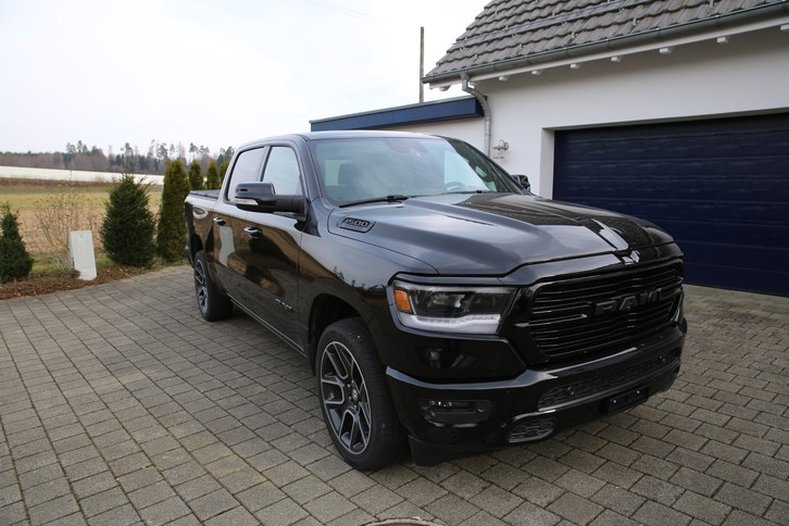 DODGE Ram 1500 5.7 V8 HEMI Sport Crew Cab 4x4 (Pick-up)