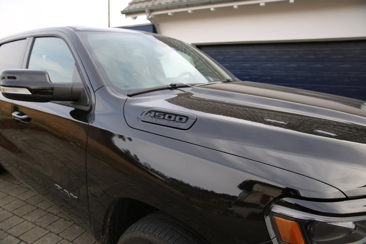 DODGE Ram 1500 5.7 V8 HEMI Sport Crew Cab 4x4 (Pick-up) DODGE DODGE Ram 1500 5.7 V8 HEMI Sport Crew Cab 4x4 (Pick-up)