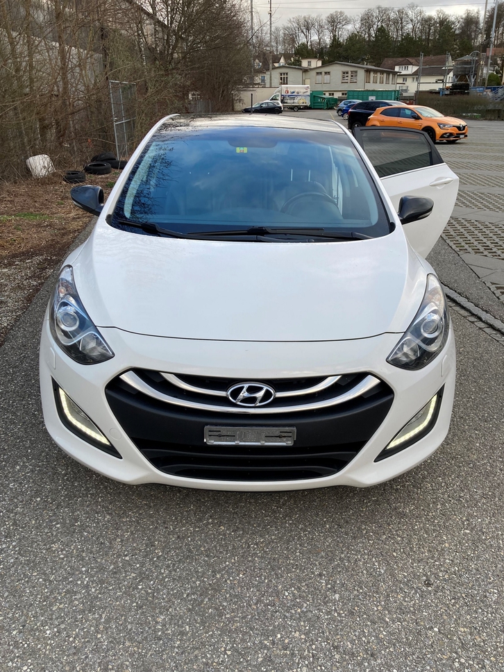 Hyundai i30 1.6 CRDi Go Plus Hyundai Hyundai i30 1.6 CRDi Go Plus
