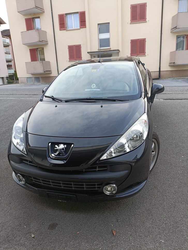 Peugeot 207 CC 1.6 16V Turbo Roland Garros