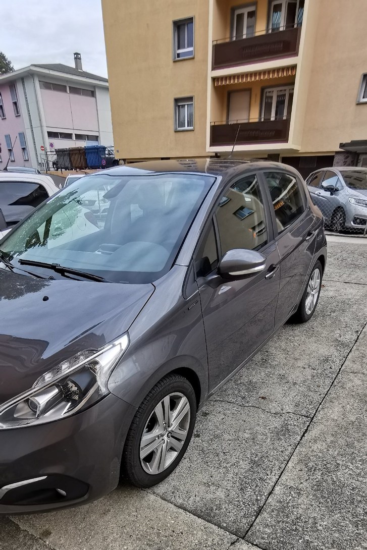 Peugeot 208 1.2 PureTech Signature S/S Peugeot Peugeot 208 1.2 PureTech Signature S/S