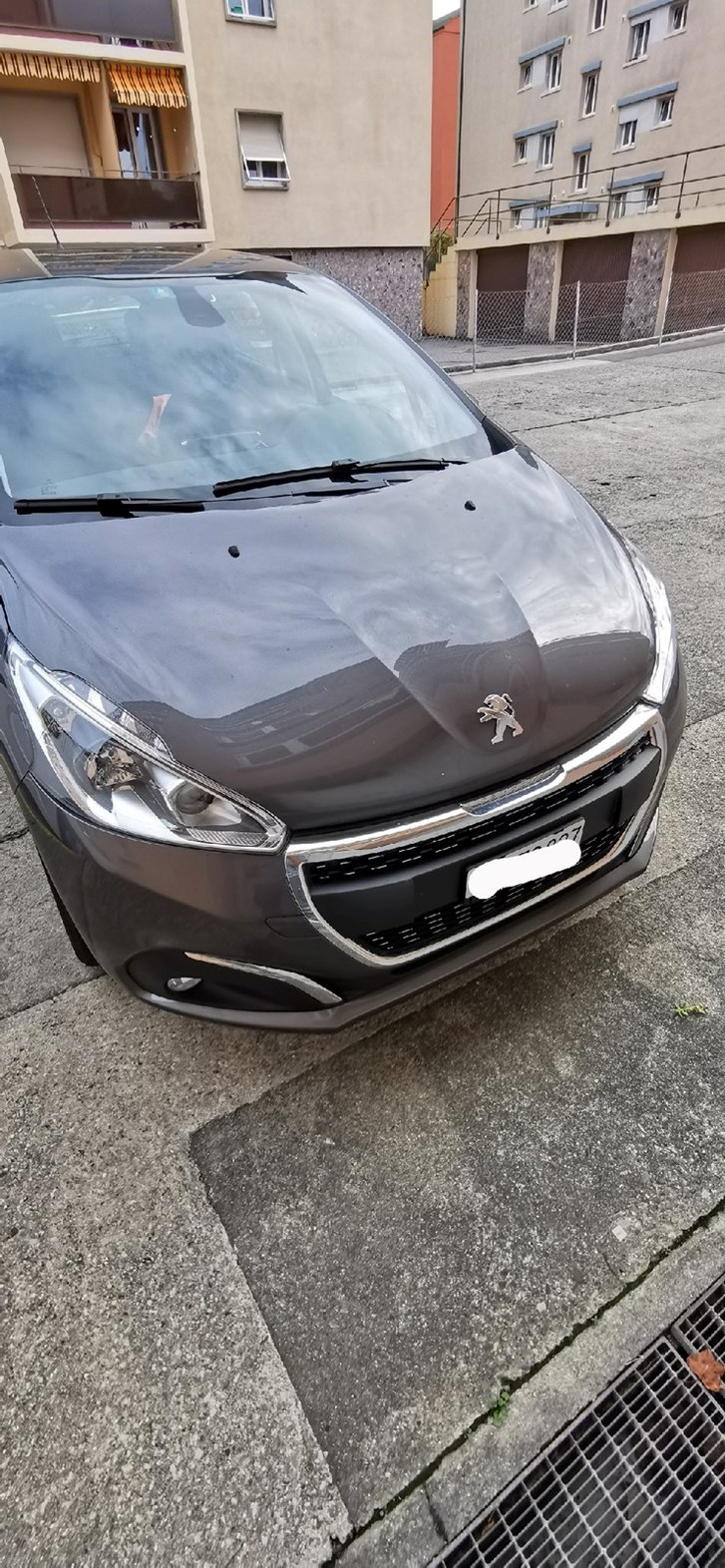 Peugeot 208 1.2 PureTech Signature S/S Peugeot Peugeot 208 1.2 PureTech Signature S/S