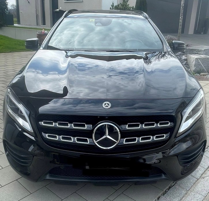 Mercedes-Benz GLA-Klasse X156 GLA 200 d Swiss Star 4m Mercedes-Benz Mercedes-Benz GLA-Klasse X156 GLA 200 d Swiss Star 4m