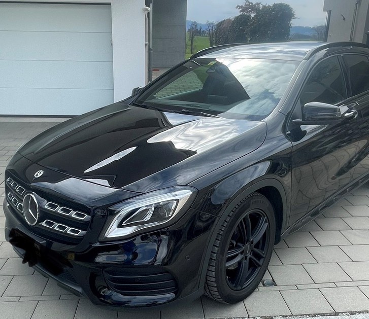 Mercedes-Benz GLA-Klasse X156 GLA 200 d Swiss Star 4m Mercedes-Benz Mercedes-Benz GLA-Klasse X156 GLA 200 d Swiss Star 4m