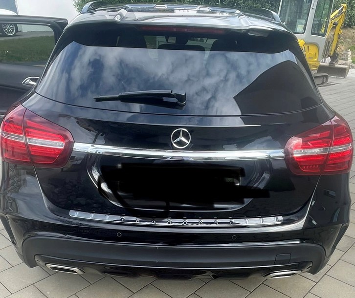 Mercedes-Benz GLA-Klasse X156 GLA 200 d Swiss Star 4m Mercedes-Benz Mercedes-Benz GLA-Klasse X156 GLA 200 d Swiss Star 4m