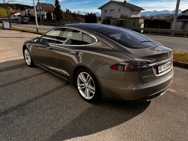 Tesla Model S 85 D Tesla Tesla Model S 85 D