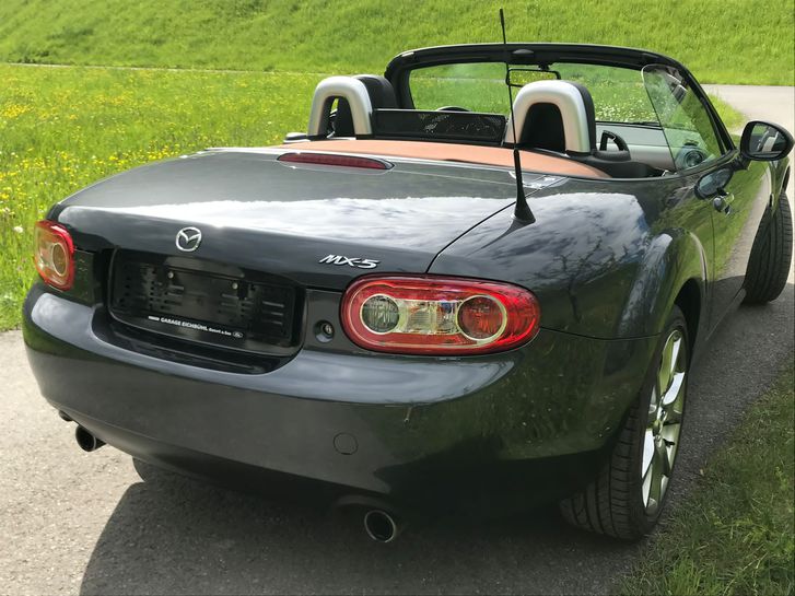 Mazda MX-5 Roadster 1.8 Tanoshi Mazda Mazda MX-5 Roadster 1.8 Tanoshi
