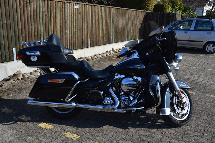 Harley-Davidson FLHTCU 1690 El. Glide Ultra Classic ABS Harley-Davidson Harley-Davidson FLHTCU 1690 El. Glide Ultra Classic ABS