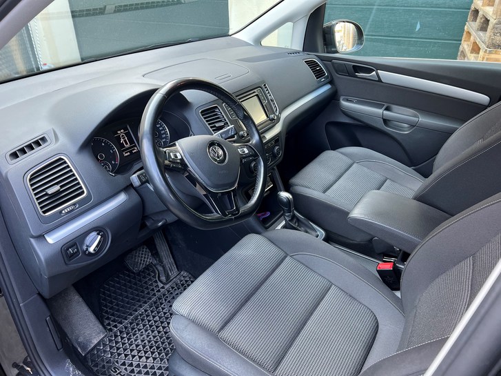 VW Sharan 2.0 TDI SCR Comfortline DSG 4m VW VW Sharan 2.0 TDI SCR Comfortline DSG 4m