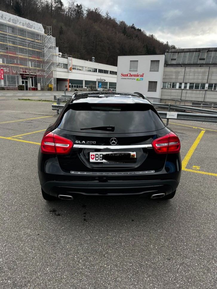 Mercedes-Benz GLA-Klasse X156 GLA 200 Night Star Mercedes-Benz Mercedes-Benz GLA-Klasse X156 GLA 200 Night Star